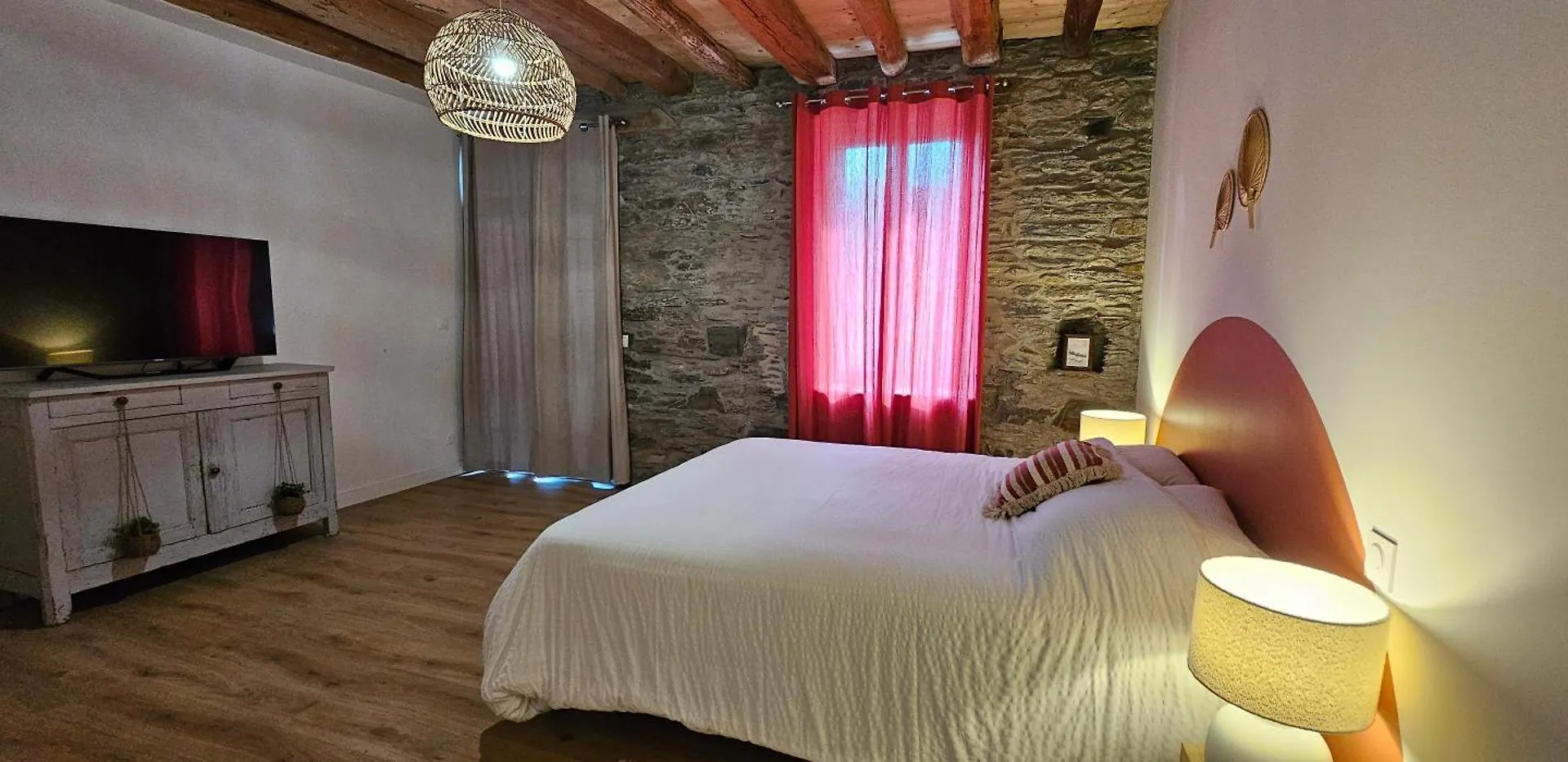 Chambre D'Hote De Charme L'Escapada Les Echappees Belles Antignac